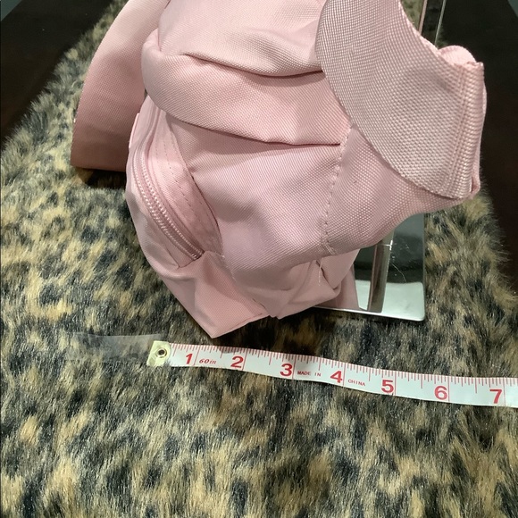 NWT PINK BY VICTORIA’S SECRET WAIST PACK - Picture 3 of 10